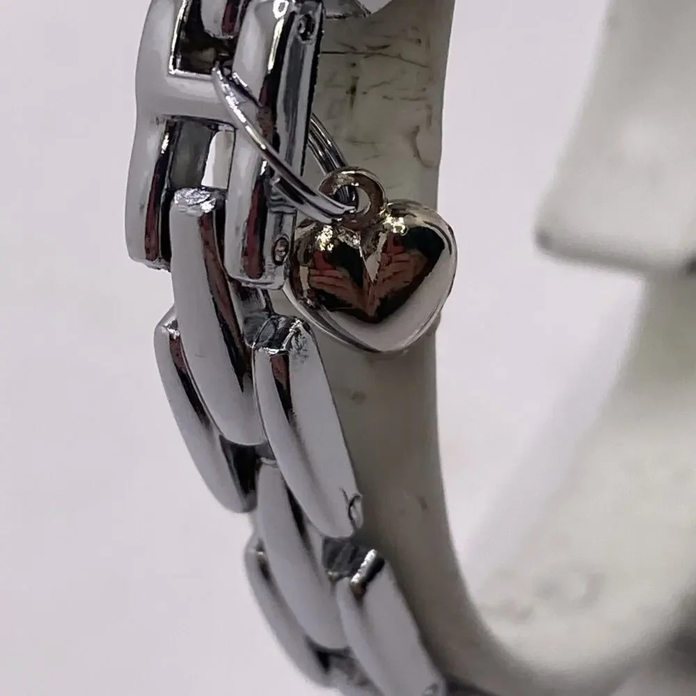 Silver Womens Heart Shaped Silver Fashion Watch Works New Battery